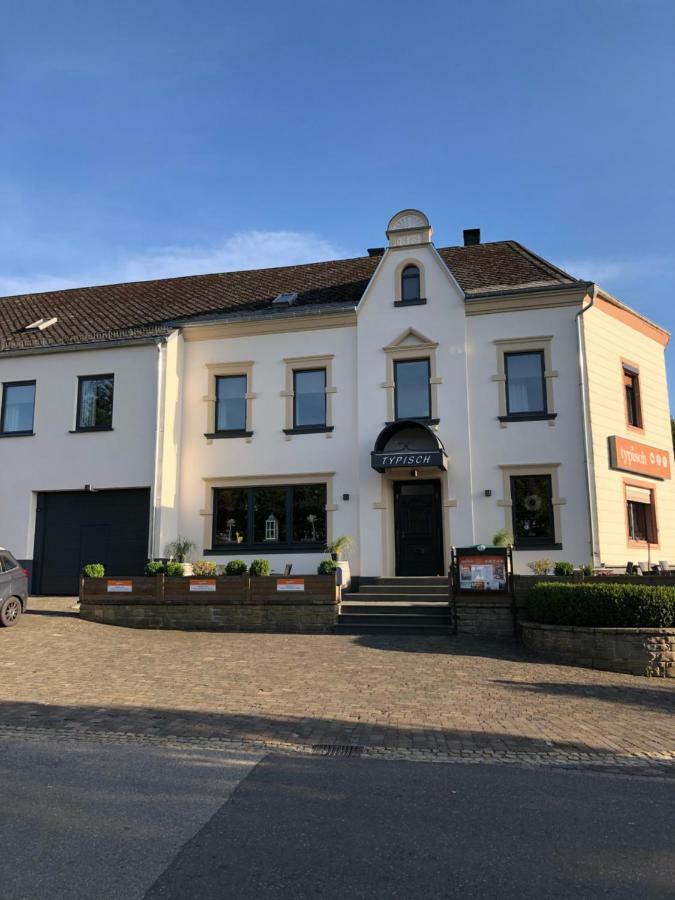Hotel Brasserie Typisch Kell am See エクステリア 写真